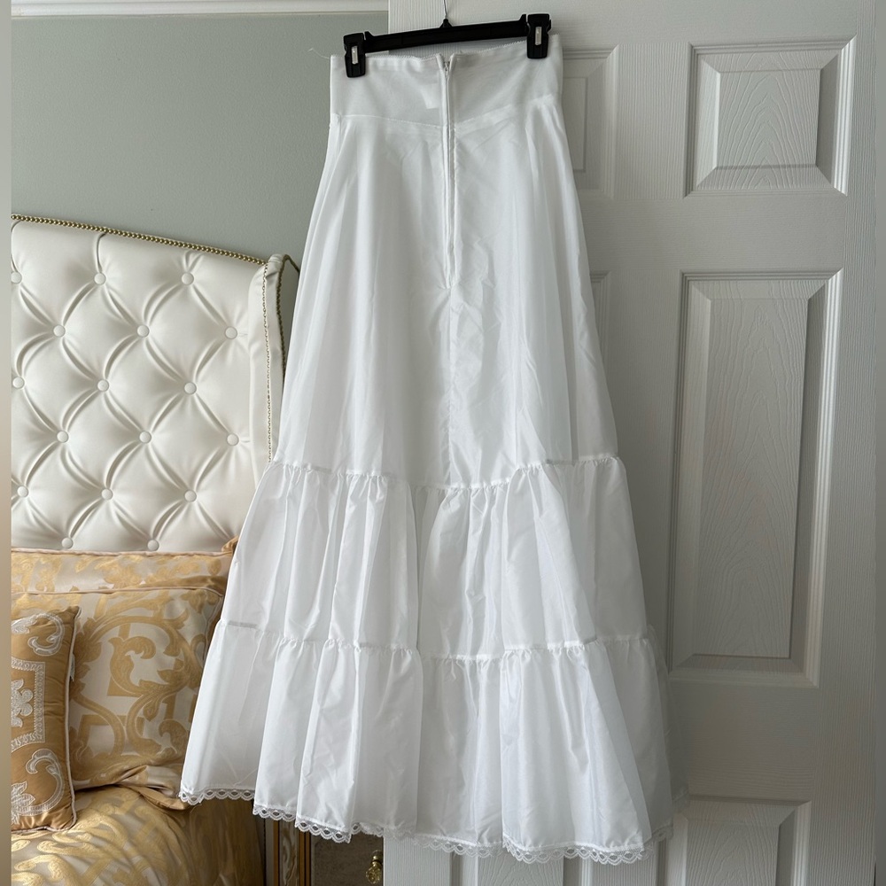 Underskirt for Wedding or Formal Event - Picture 2 of 7